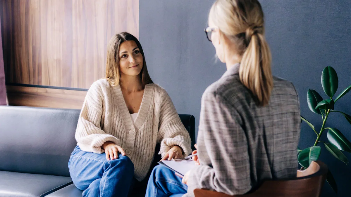 cpt-adhd patient and counselor in session using CBT